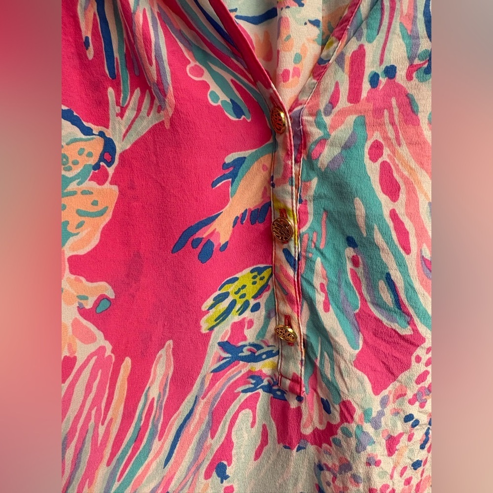 *SOLD* Lilly Pulitzer Elsa 100% Silk Top In Dragonfruit Sunken Treasure Size L - Picture 3 of 5